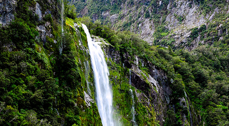 stirling falls waterfall milford sound north island nzsi preview