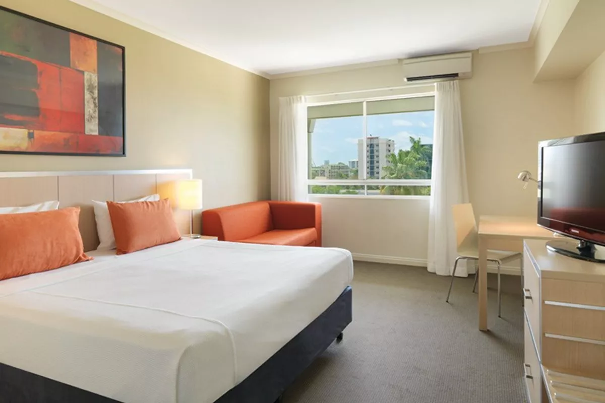 travelodge-mirambeena-standard-room.jpg