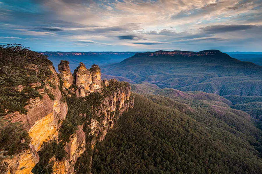 Landscape of Three Sisters in Blue Mountains, New South Wales