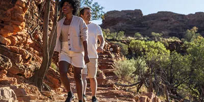 Couple Doing The Rim Walk In Kings Canyon